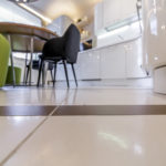 Бело-зеленая кухня в интерьере (дизайн и фото)