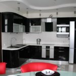 Подвесные потолки в интерьере квартиры: идеи для кухни