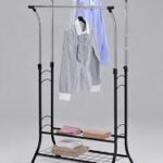 Вешалка для одежды на колесиках: фото